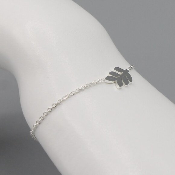 Jewelry bracelet leaf nature small dainty simple modern silver tone new - Picture 6 of 7